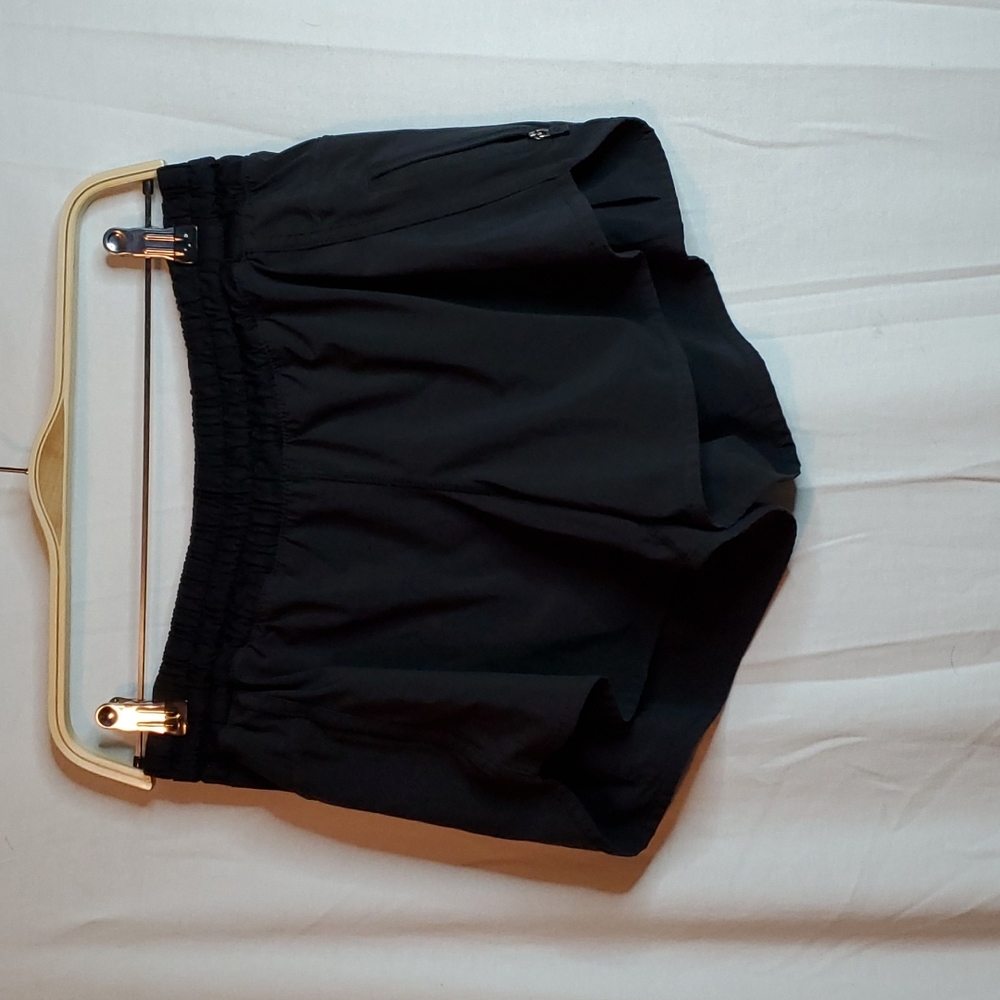 LULULEMON SPEEDUP SHORTS